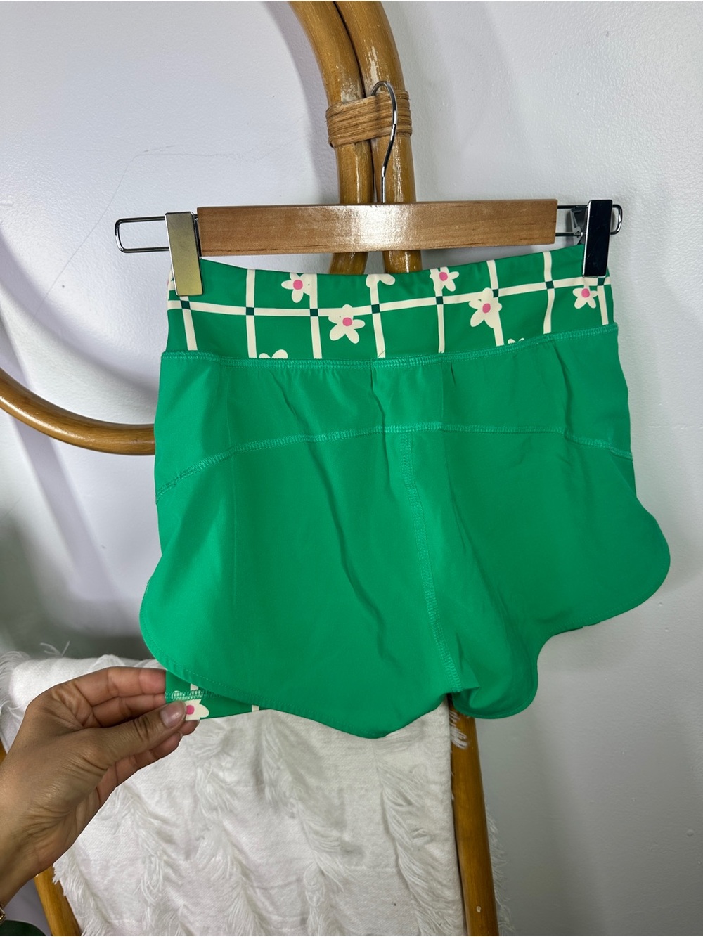 Kids Hanna Andersson Green Floral Shorts sz 8 - Picture 2 of 4